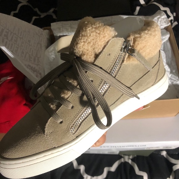 Steve Madden kameo taupe sued shoes - Picture 2 of 4